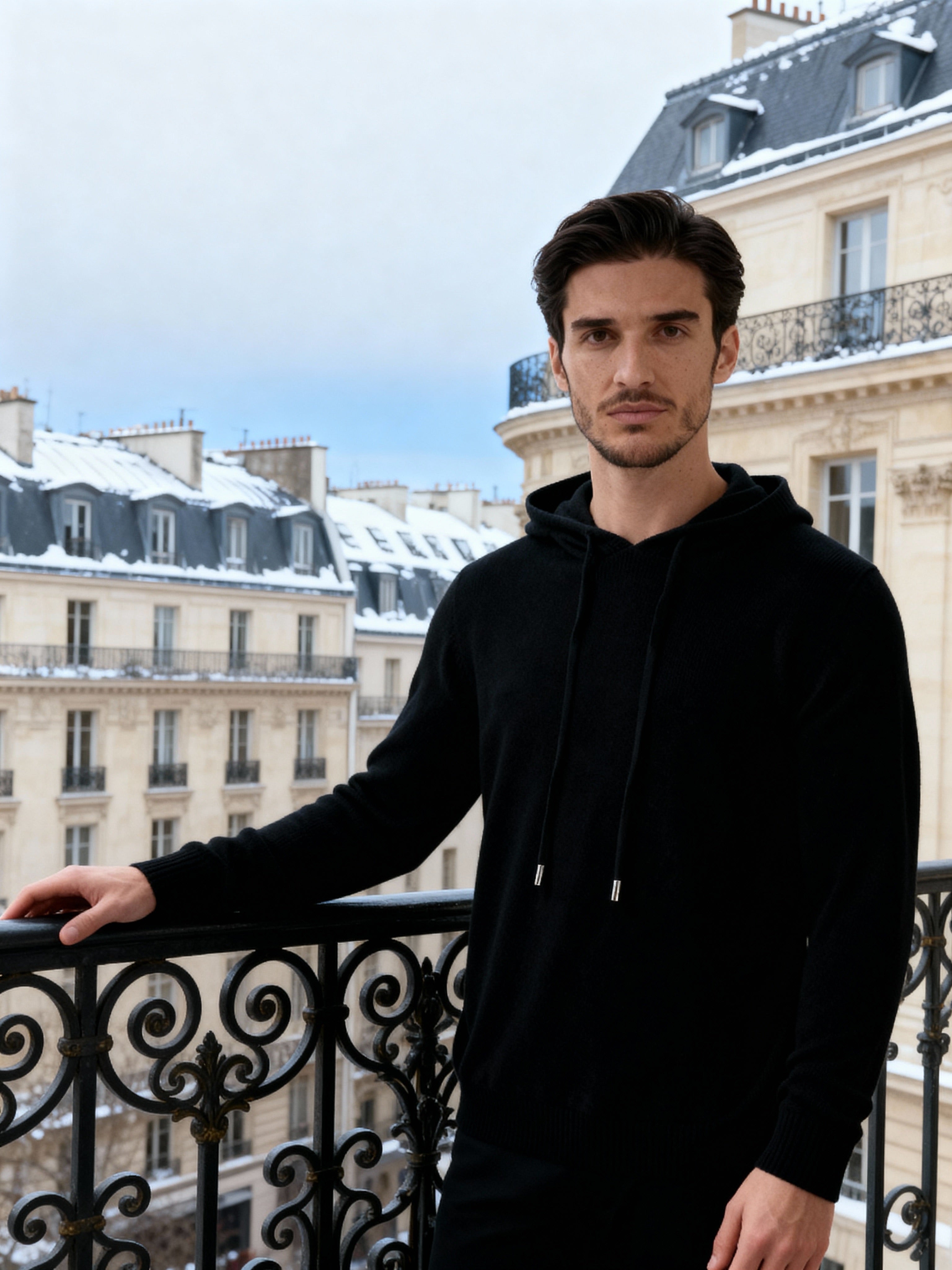 Hoodie Noir – Luxury Soft Knit