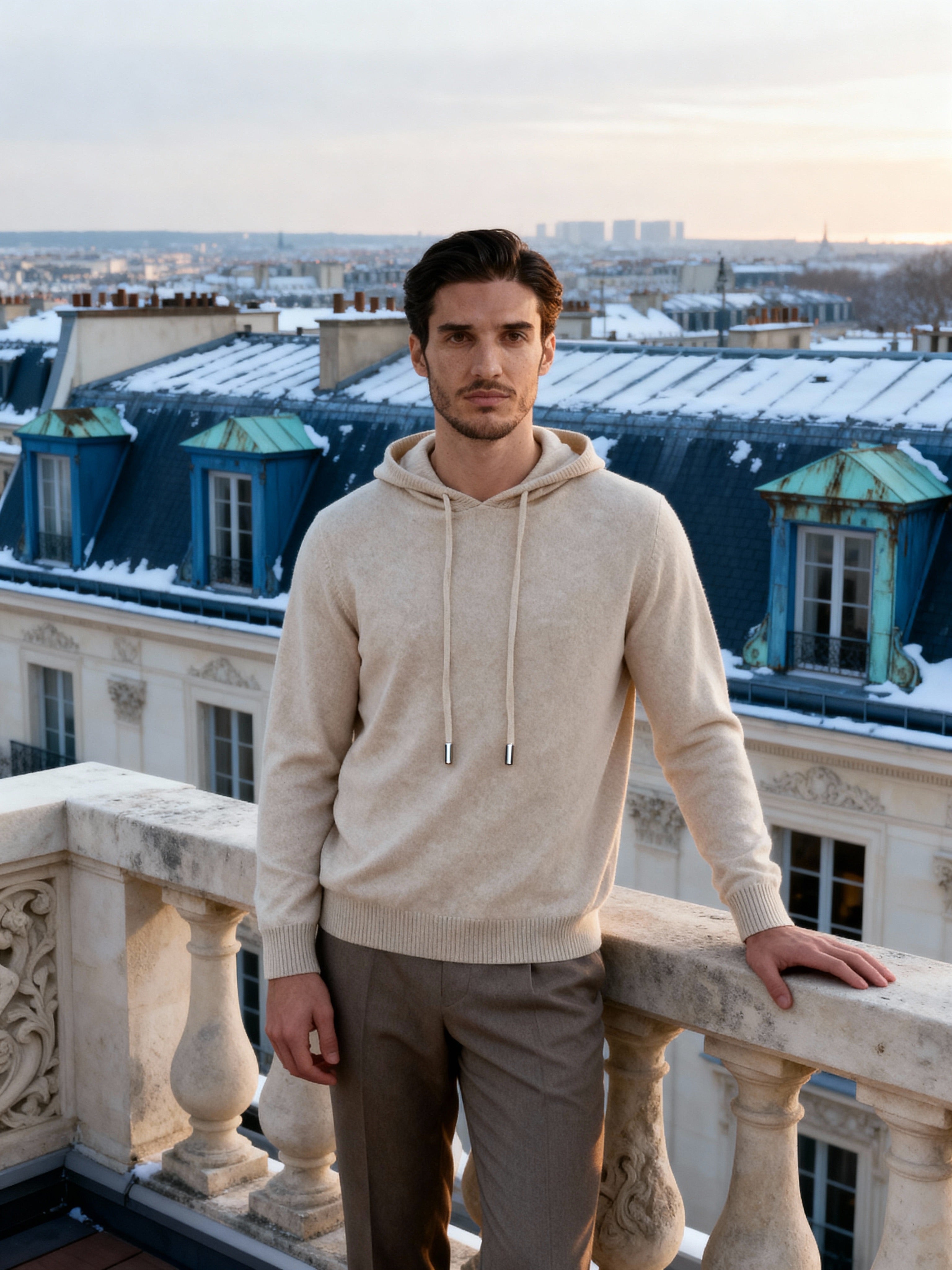 Hoodie Noir – Luxury Soft Knit